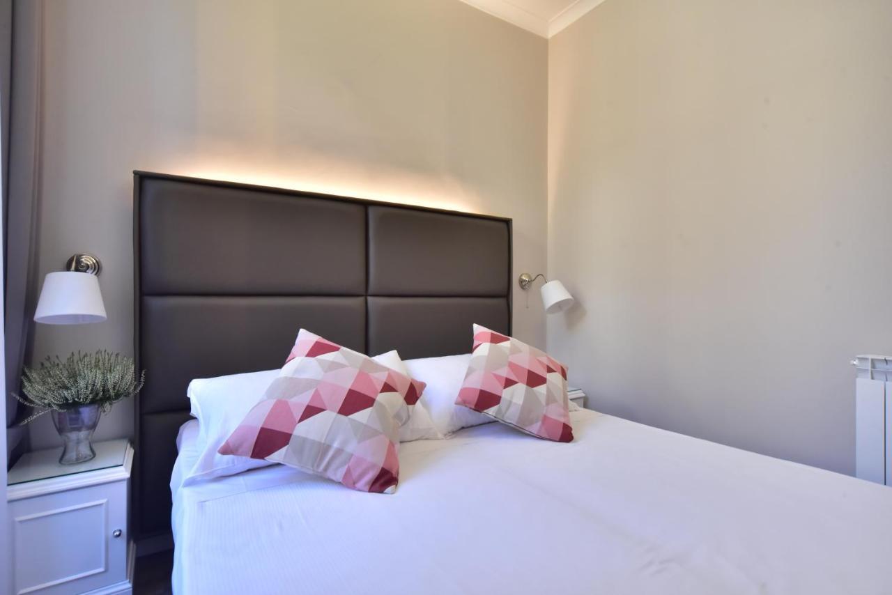 Sacconi Palace Suite Roma Exterior photo