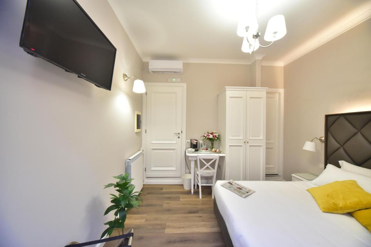 Sacconi Palace Suite Roma Exterior photo